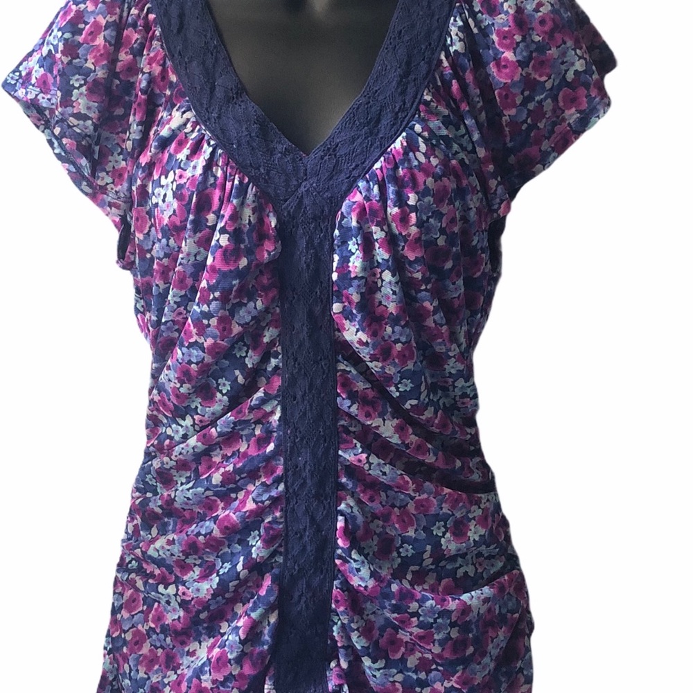 🌻2/$25 Elle Floral Blouse Size L